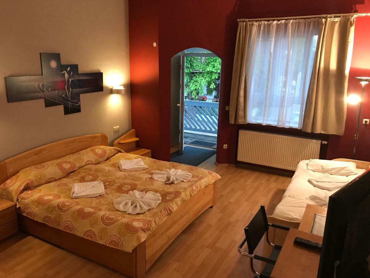 Hotel Korfu Geiselhoring Zewnętrze zdjęcie